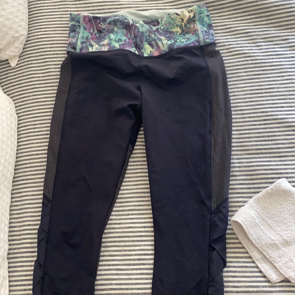 LUlulemmon leggings size 6
